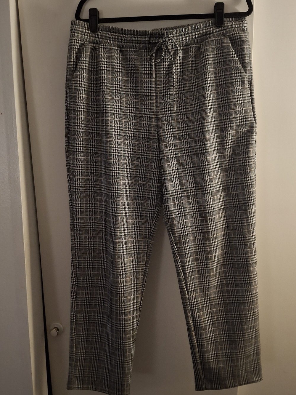 Time and Tru Women's Black and White Plaid Drawstring Chinos